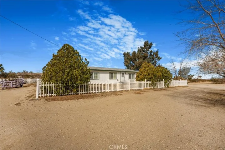 13378 Paramount Road, Phelan, California 92371