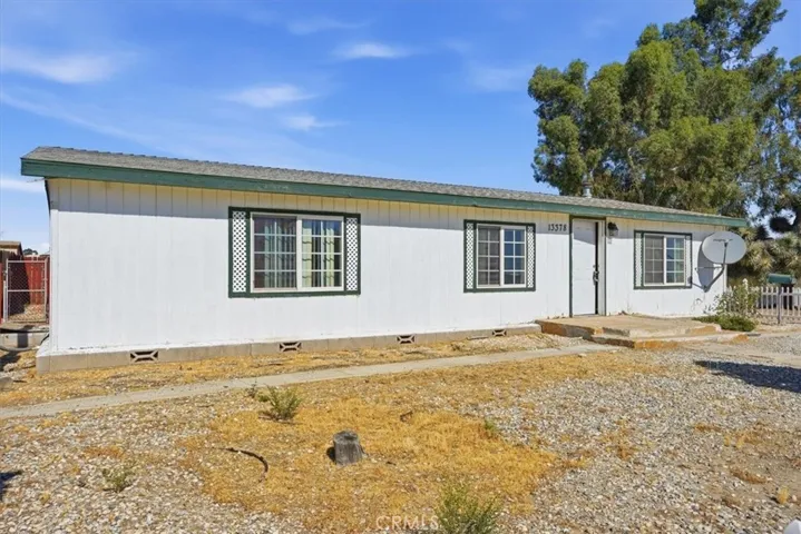13378 Paramount Road, Phelan, California 92371