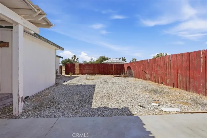 13378 Paramount Road, Phelan, California 92371
