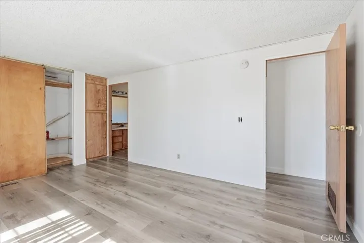 13378 Paramount Road, Phelan, California 92371