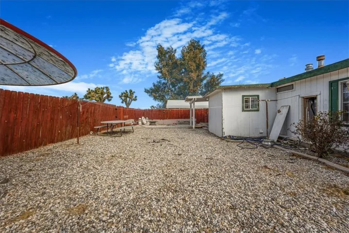 13378 Paramount Road, Phelan, California 92371