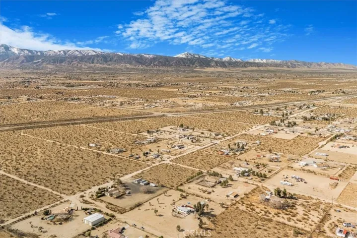 13378 Paramount Road, Phelan, California 92371
