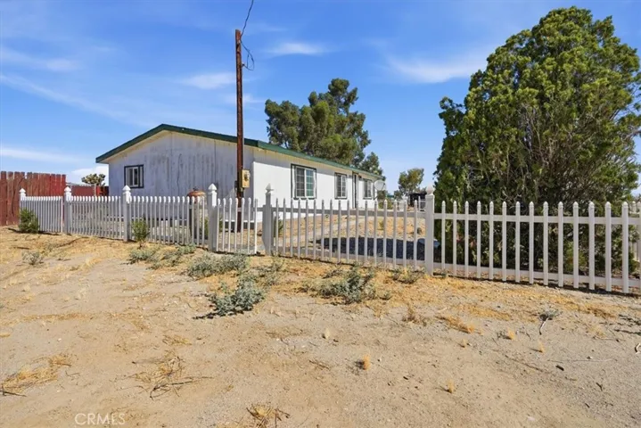 13378 Paramount Road, Phelan, California 92371