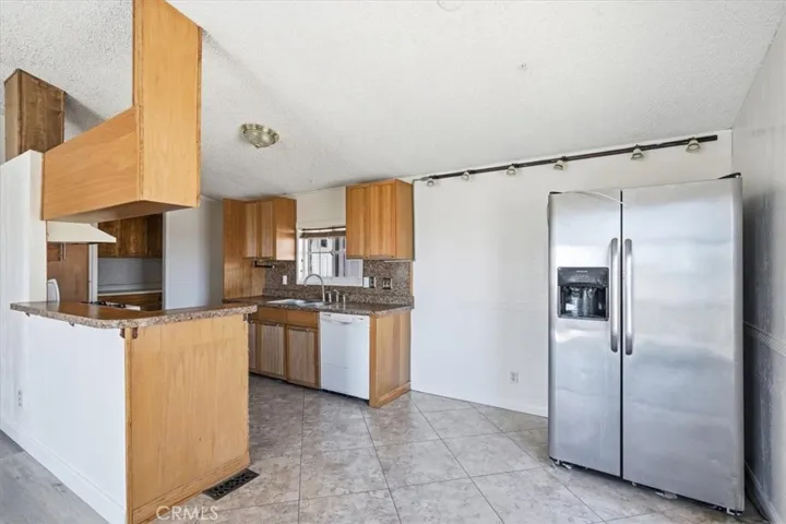 13378 Paramount Road, Phelan, California 92371
