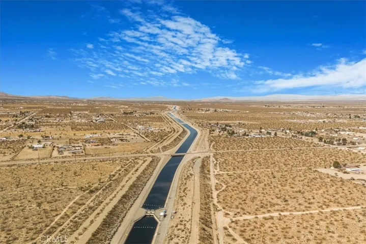 13378 Paramount Road, Phelan, California 92371