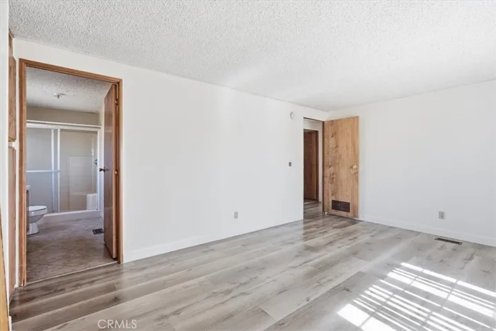 13378 Paramount Road, Phelan, California 92371