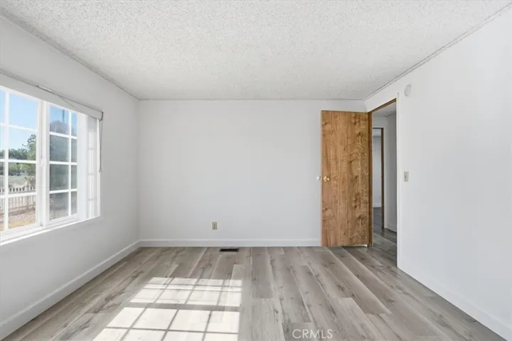 13378 Paramount Road, Phelan, California 92371