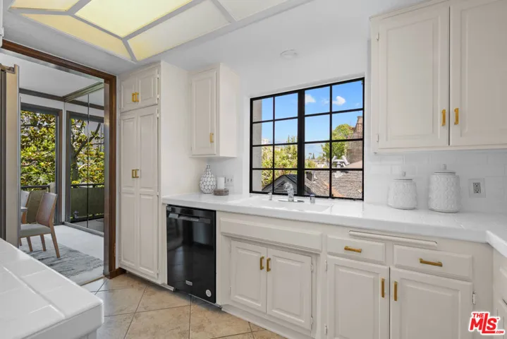 10794 Wilkins Avenue 304, Los Angeles, California 90024