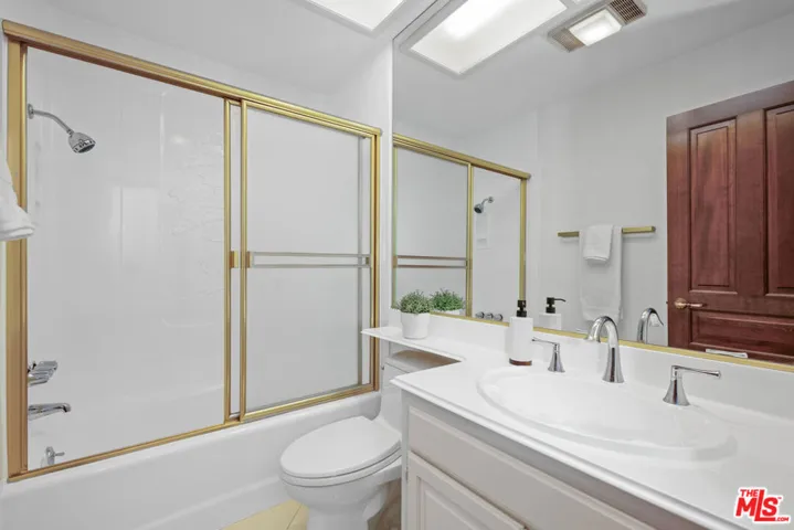 10794 Wilkins Avenue 304, Los Angeles, California 90024