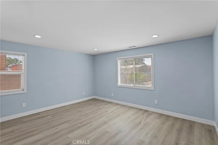 ROOM 1
