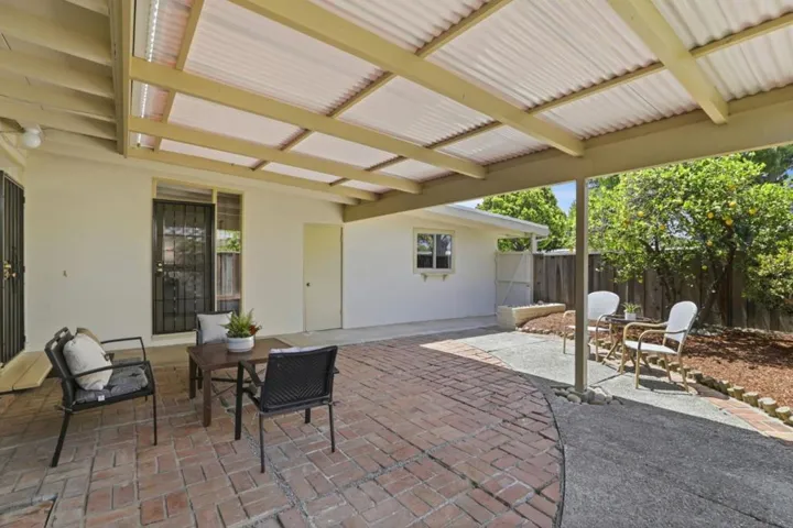 369 Drake Court, Santa Clara, California 95051