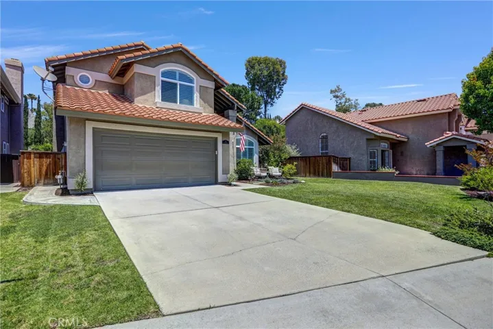 A 2 car garage and driveway make parking a breeze.