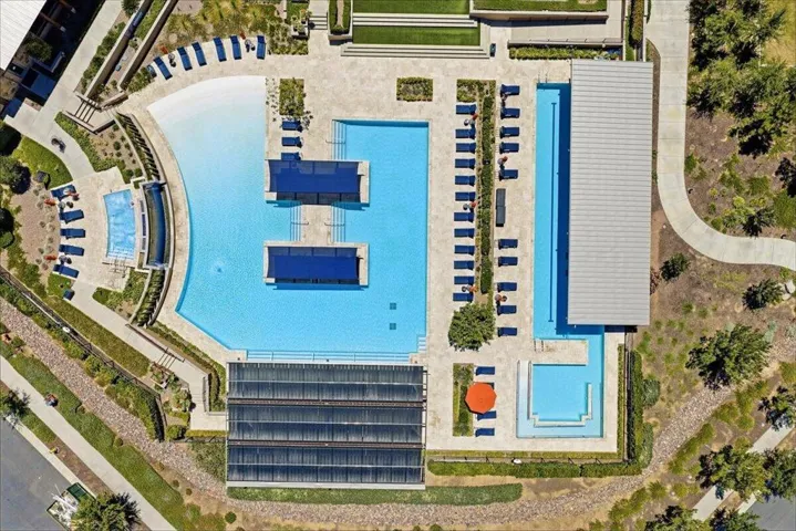 15-Community Pool