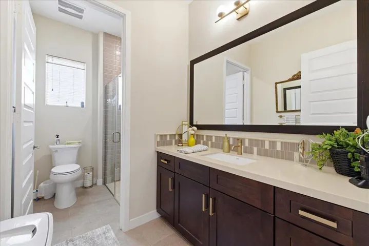 35-Bathroom