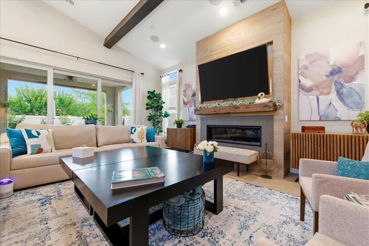 09-Living Room