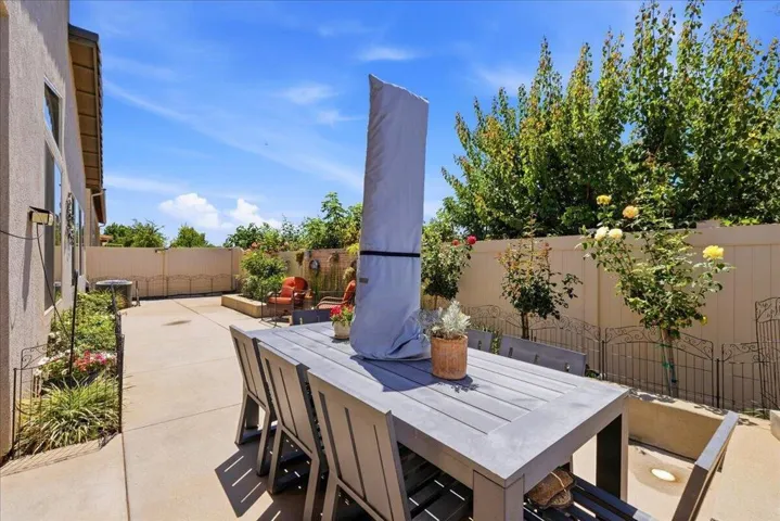 08-Patio