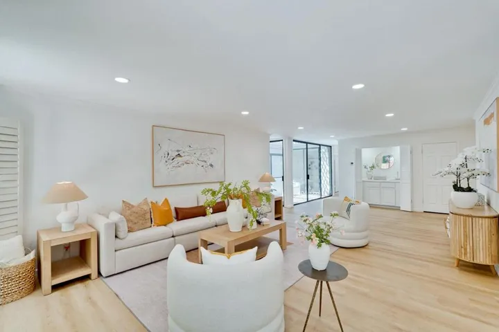 23000 Stonebridge, Cupertino, California 95014