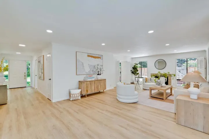 23000 Stonebridge, Cupertino, California 95014