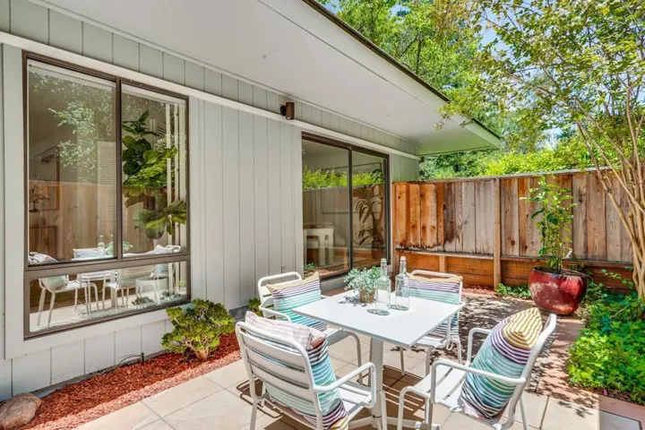 23000 Stonebridge, Cupertino, California 95014