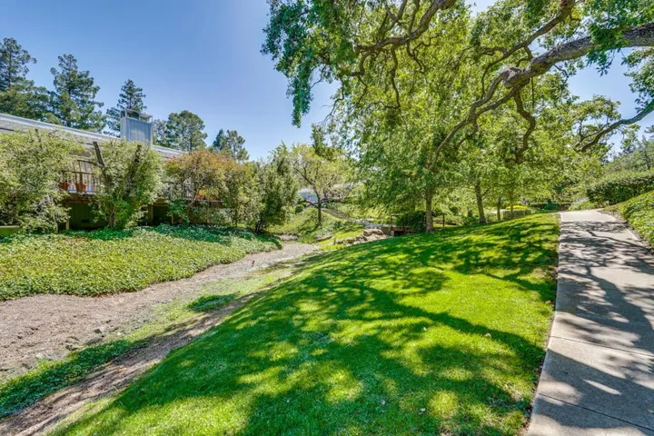 23000 Stonebridge, Cupertino, California 95014