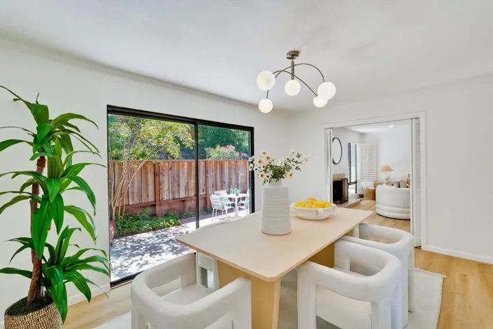 23000 Stonebridge, Cupertino, California 95014