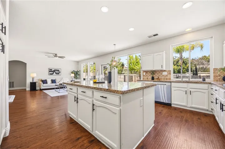39638 Bayonne Place, Murrieta, California 92562