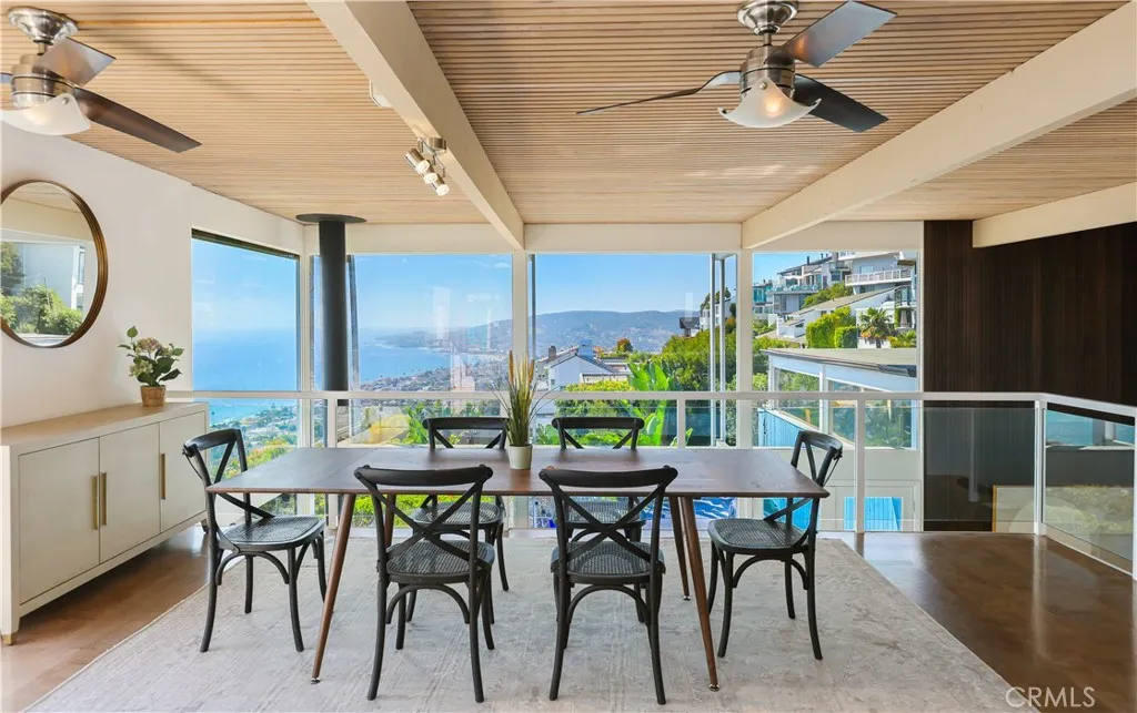 Kitchen and dining Patio
