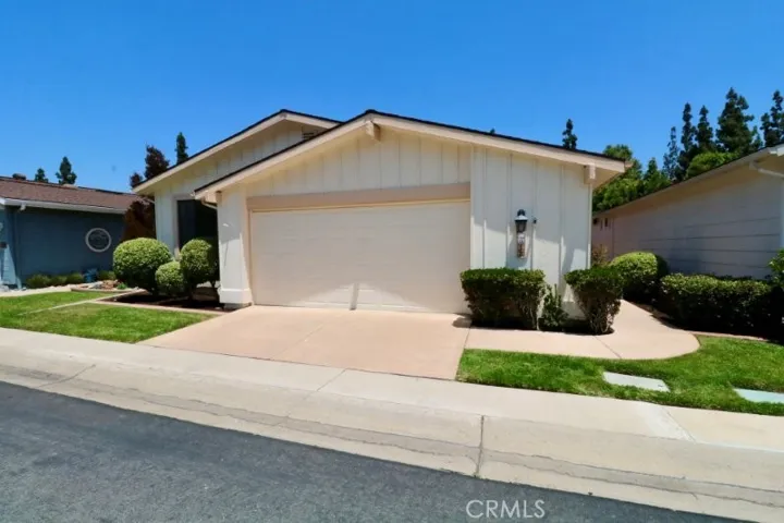 2613 Forest Lake 46, Santa Ana, California 92705