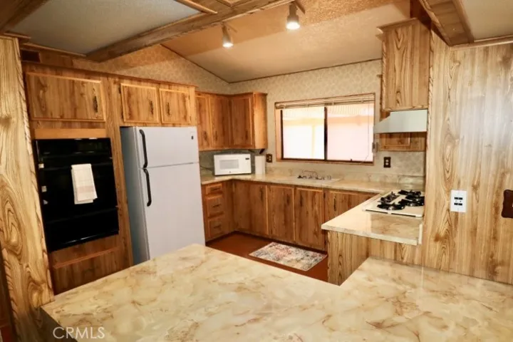2613 Forest Lake 46, Santa Ana, California 92705