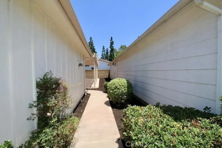 2613 Forest Lake 46, Santa Ana, California 92705