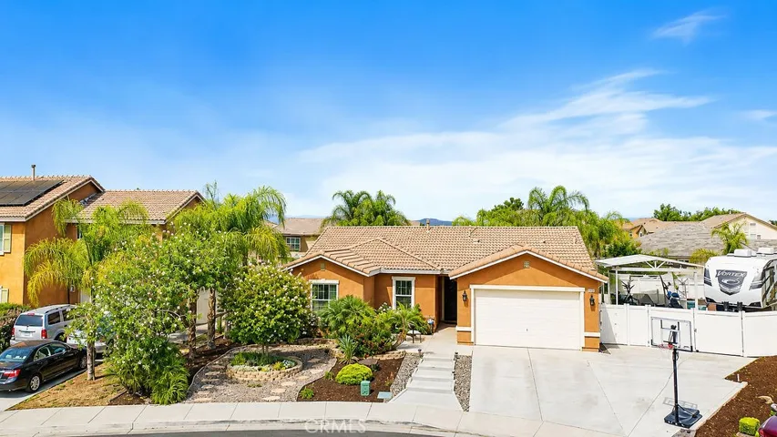 WELCOME HOME! 
3479 JOSHUA TREE CT. PERRIS, CA 92570
