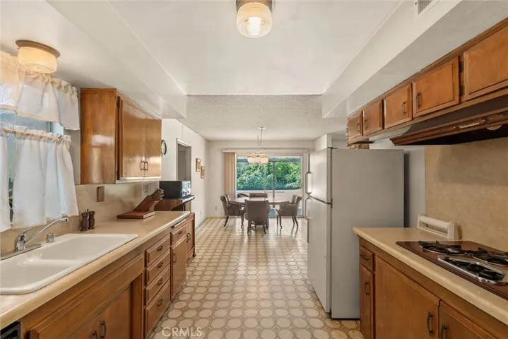 3412 N San Joaquin, Covina, California 91724