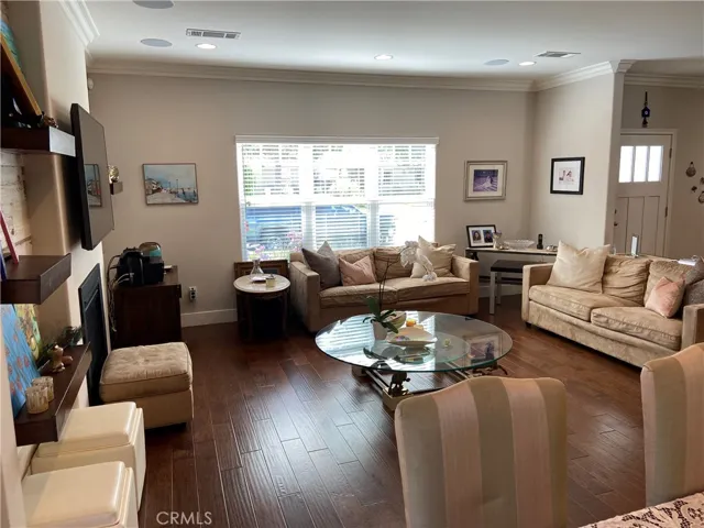 4470 Stansbury Avenue, Sherman Oaks, California 91423