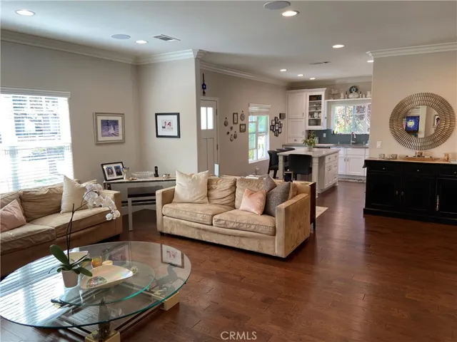 4470 Stansbury Avenue, Sherman Oaks, California 91423