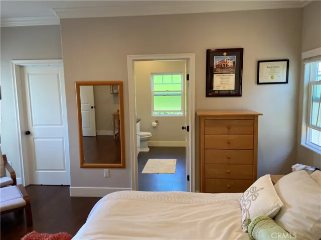 4470 Stansbury Avenue, Sherman Oaks, California 91423
