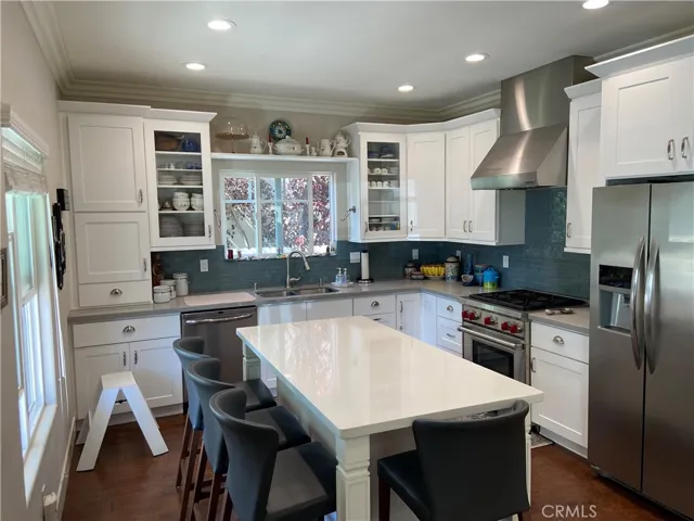 4470 Stansbury Avenue, Sherman Oaks, California 91423