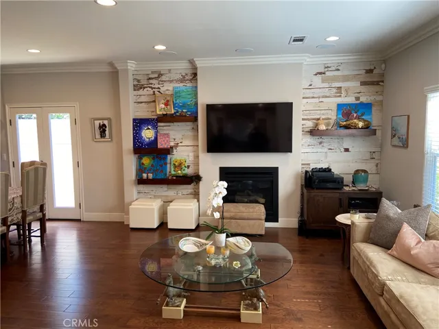 4470 Stansbury Avenue, Sherman Oaks, California 91423