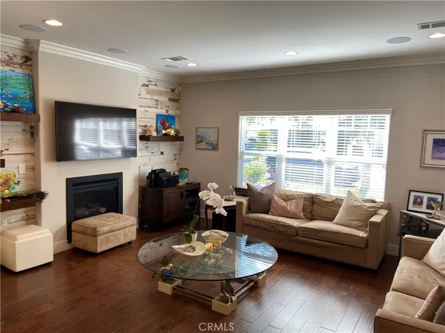 4470 Stansbury Avenue, Sherman Oaks, California 91423