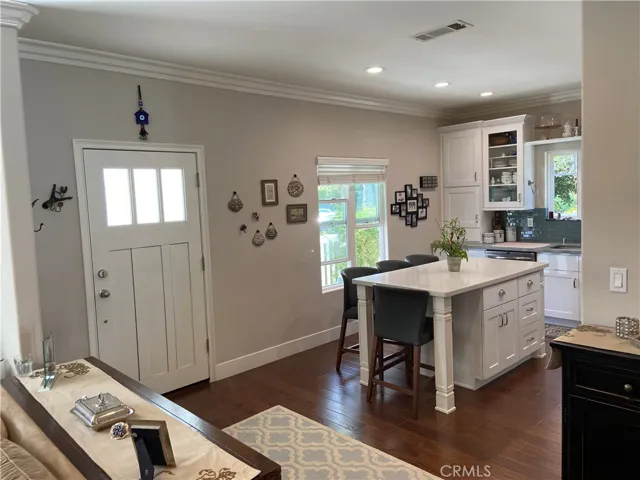 4470 Stansbury Avenue, Sherman Oaks, California 91423