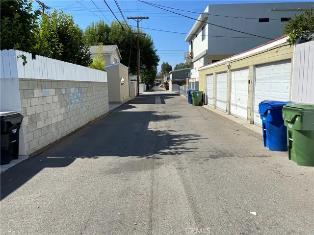 4470 Stansbury Avenue, Sherman Oaks, California 91423
