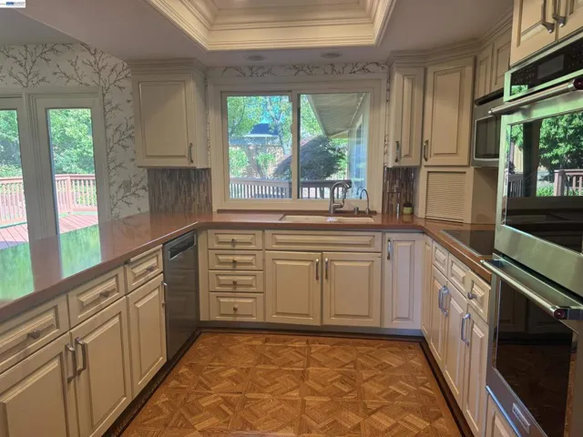 1088 Country Club Dr, Moraga, California 94556