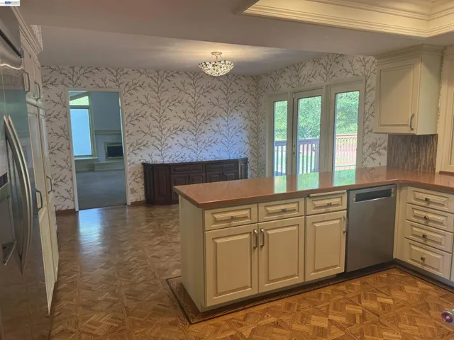1088 Country Club Dr, Moraga, California 94556