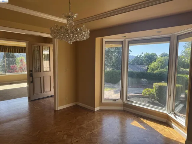 1088 Country Club Dr, Moraga, California 94556