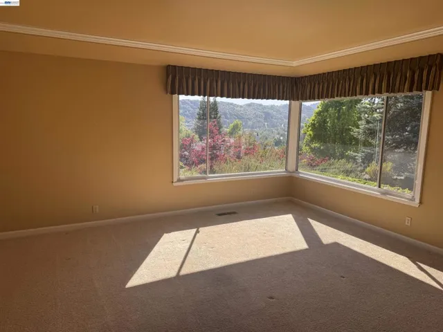 1088 Country Club Dr, Moraga, California 94556