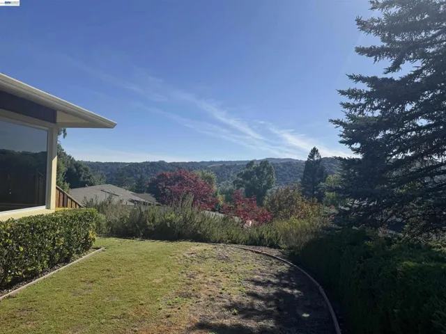 1088 Country Club Dr, Moraga, California 94556