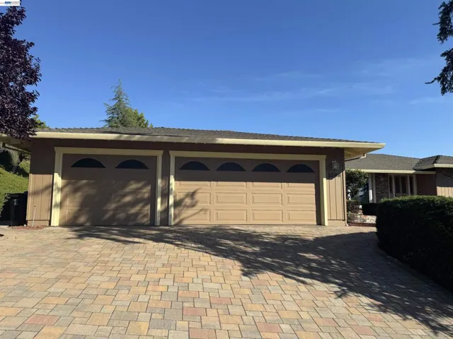 1088 Country Club Dr, Moraga, California 94556