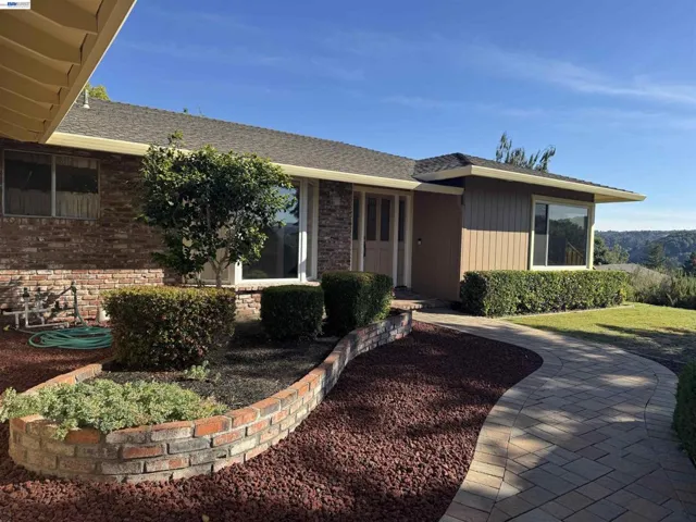 1088 Country Club Dr, Moraga, California 94556