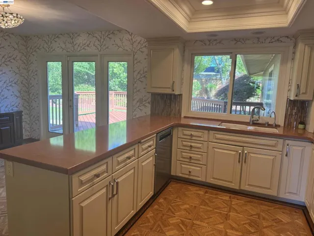1088 Country Club Dr, Moraga, California 94556