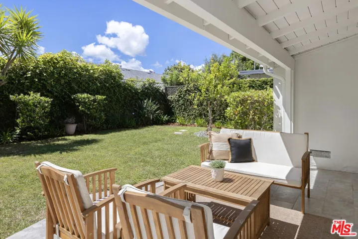 17212 Bullock Street, Encino, California 91316