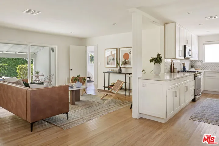 17212 Bullock Street, Encino, California 91316